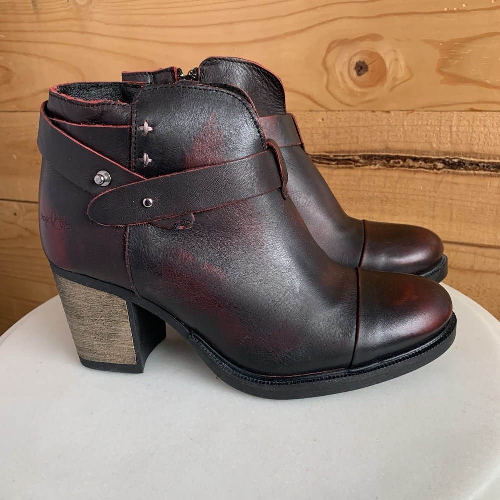 Bos & Co. Bonne Ankle Boot Bootie‎ Distressed Block Heel Sz 38 Red Black Cherry